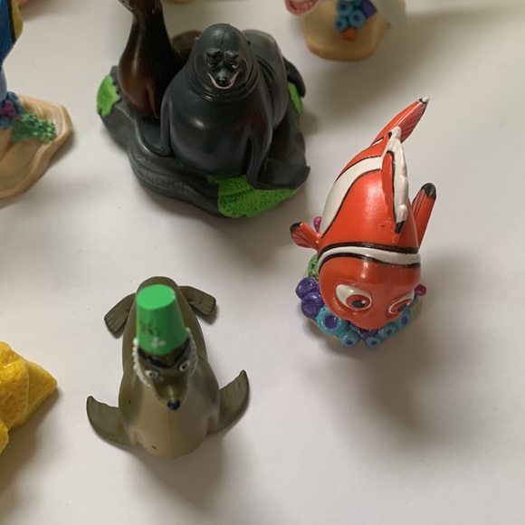 Finding Nemo Disney Pixar Mini Figures Lot of Eleven - Picture 2 of 7